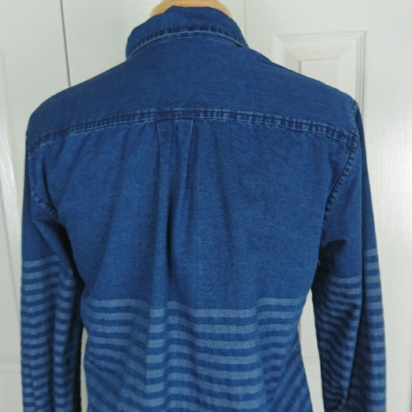 Arizona Jean Co chambray button down top - Picture 5 of 6